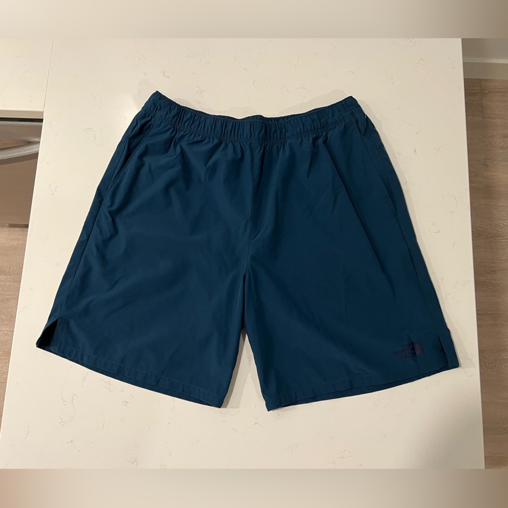 The North Face Active Shorts Men’s M Blue Drawstring Pockets Lined Stretch